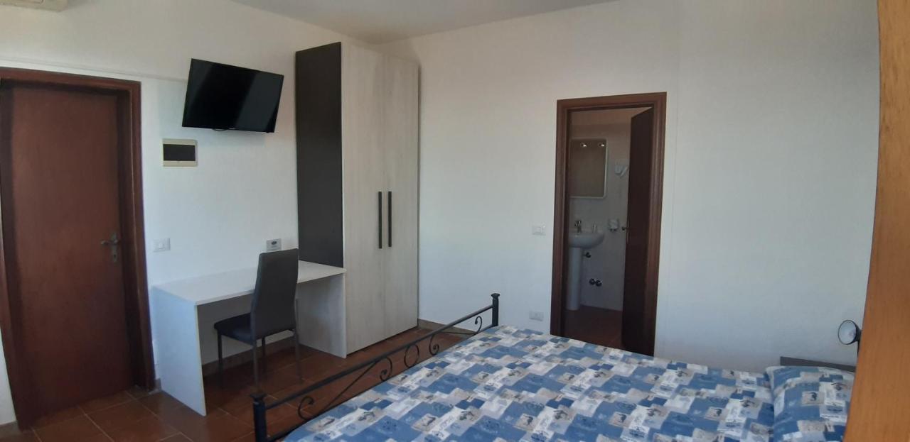Hotel Oleandro Марчана Екстериор снимка