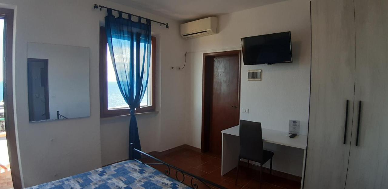 Hotel Oleandro Марчана Екстериор снимка